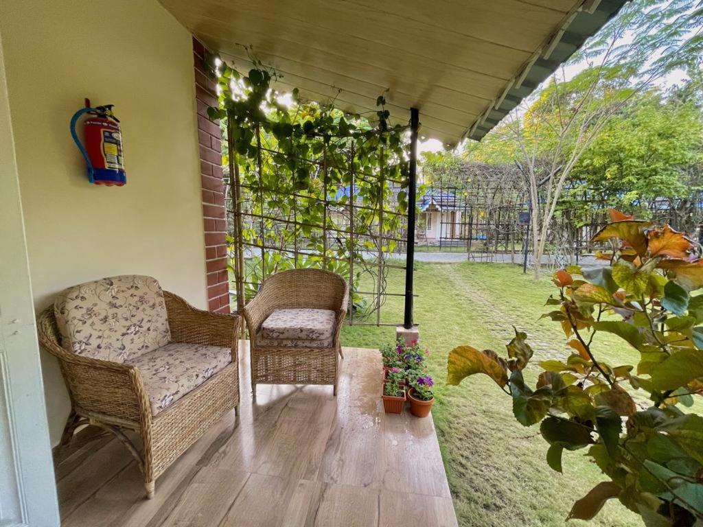 Bougainvillea Retreat & Spa Kaharpara المظهر الخارجي الصورة